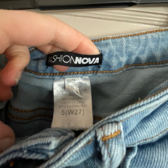 ✨4 FOR $15✨ Straight Leg Jeans - Picture 3 of 3